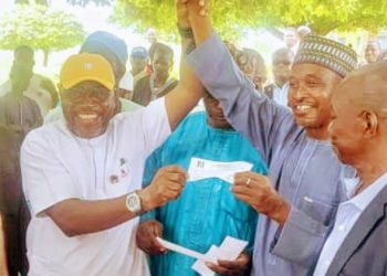 Tsunami in Niger PDP as former Rep member, House of Assembly Member, over 200 others defect to APC.