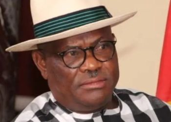 #EndBadGovernance protesters storm Wike’s house in Rivers, demands his resignation as FCT minister