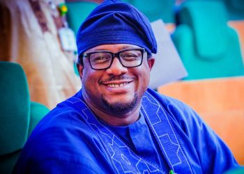 Bussu Community jubilates as Joshua lights up the street lights.