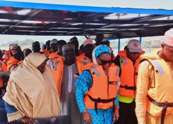 Niger Gov’t Presents Five Metal Boats to Forestall Mishap in Communities