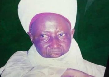 Gov. Umaru Bago consoles with Estu Nupe over the demise of Makaman Nupe, Alh.Idris.