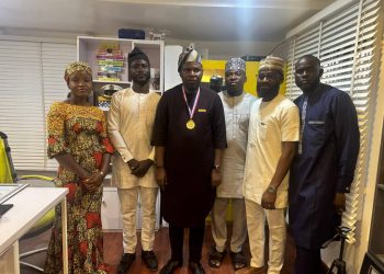 PASTOR PETEROCK SADIQ HONORED WITH PRESTIGIOUS PLATINUM LEADERSHIP AWARD