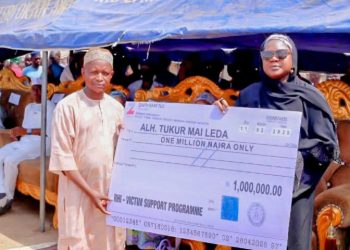 Gov. Bago wife distributes N100m to victims of dynamite explosion
