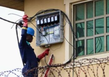 FG sends strong warning to Nigerians, says bypassing prepaid metres now attract N300k fine.