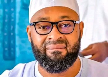 Governor Bago Donates 18-Seater Bus to the Nigeria Union of Pensioners, Niger State Council.