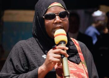 Niger first lady pays sympathy visits to Mokwa flood victims, made personal donation of N50m