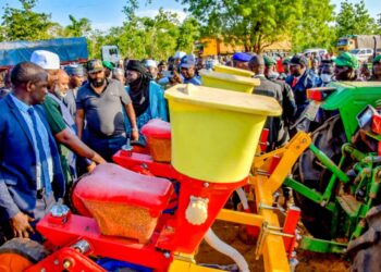 Governor Bago Expresses Delight with Niger Foods Over Farming Activities.