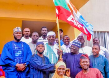 PDP Ward Executives,Principal Stakeholders in Nassarawa C Decamp to APC in Niger State. 