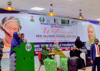 Renewed Hope Initiative: Niger State First Lady disburse N25m economic empowerment grants to 500 women 