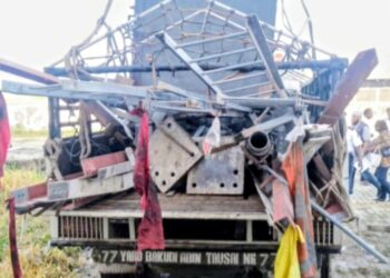 NSCDC Intercepts Truck with Telecom Mast and Seven Illegal Miners in Niger.