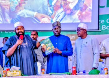 Gov. Bago Hosts End-of-Year Dinner for Media Professionals, Announces New Media-Government Partnership