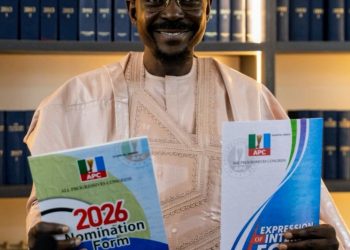 Ndarani SAN picks APC nomination form, pledges free education, infrastructure for Niger South
