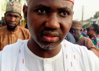 Alh.M.Y Shafiu (Sahlan) congratulates Plateau Executives of ADC 