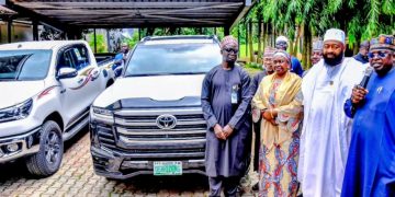 Governor Bago Donates Vehicles to Management Staff of AKUM